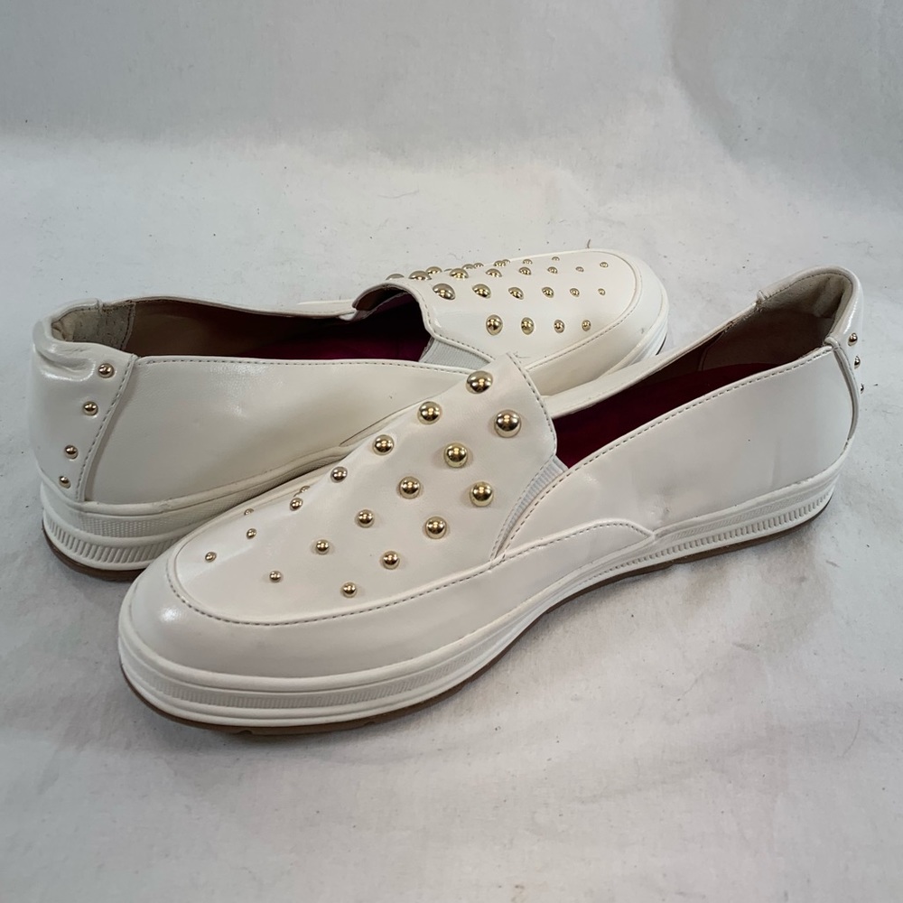 NEW Adrienne Vittadini Goldie Sneaker